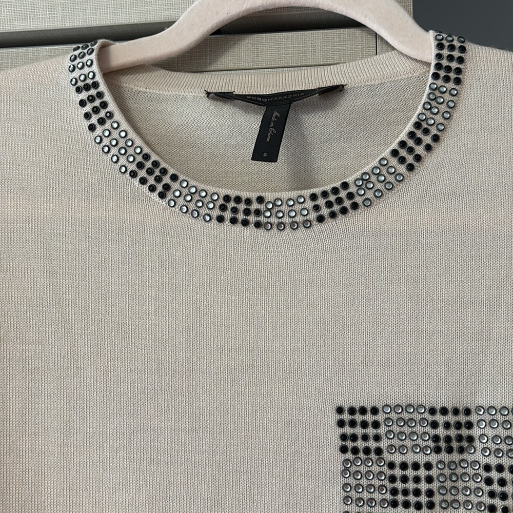 BCBGMaxAzria Cream Short Sleeve sweater Top with studded Pocket and collar. - Picture 3 of 5